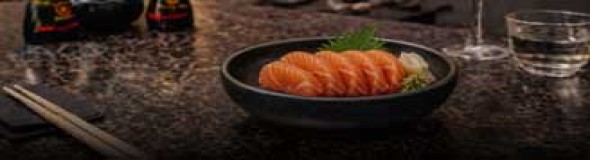 <p>SALMON SASHIMI</p>