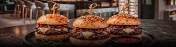 <p>Quattro Mini Burger</p>