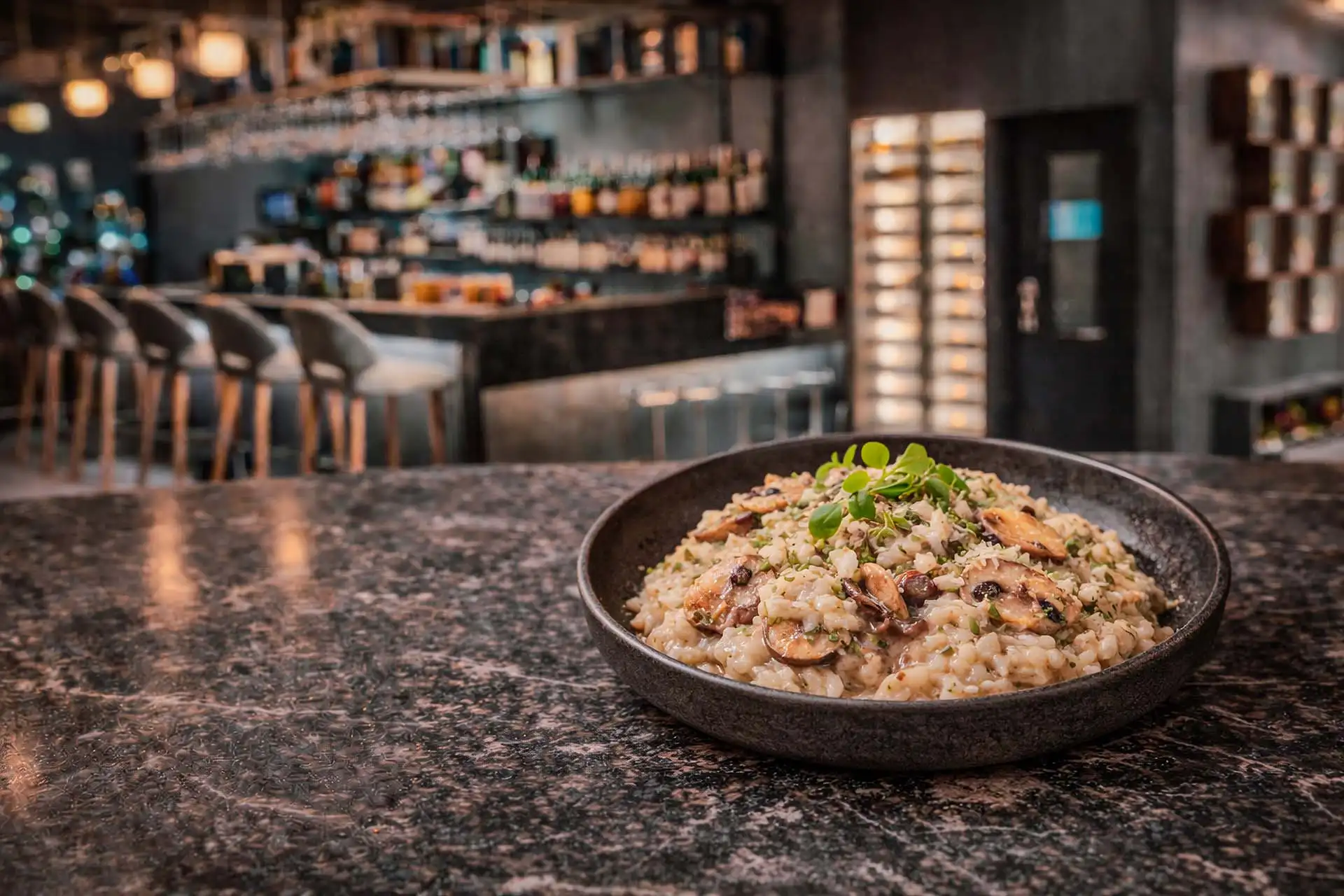 Quattro Lounge & Bar