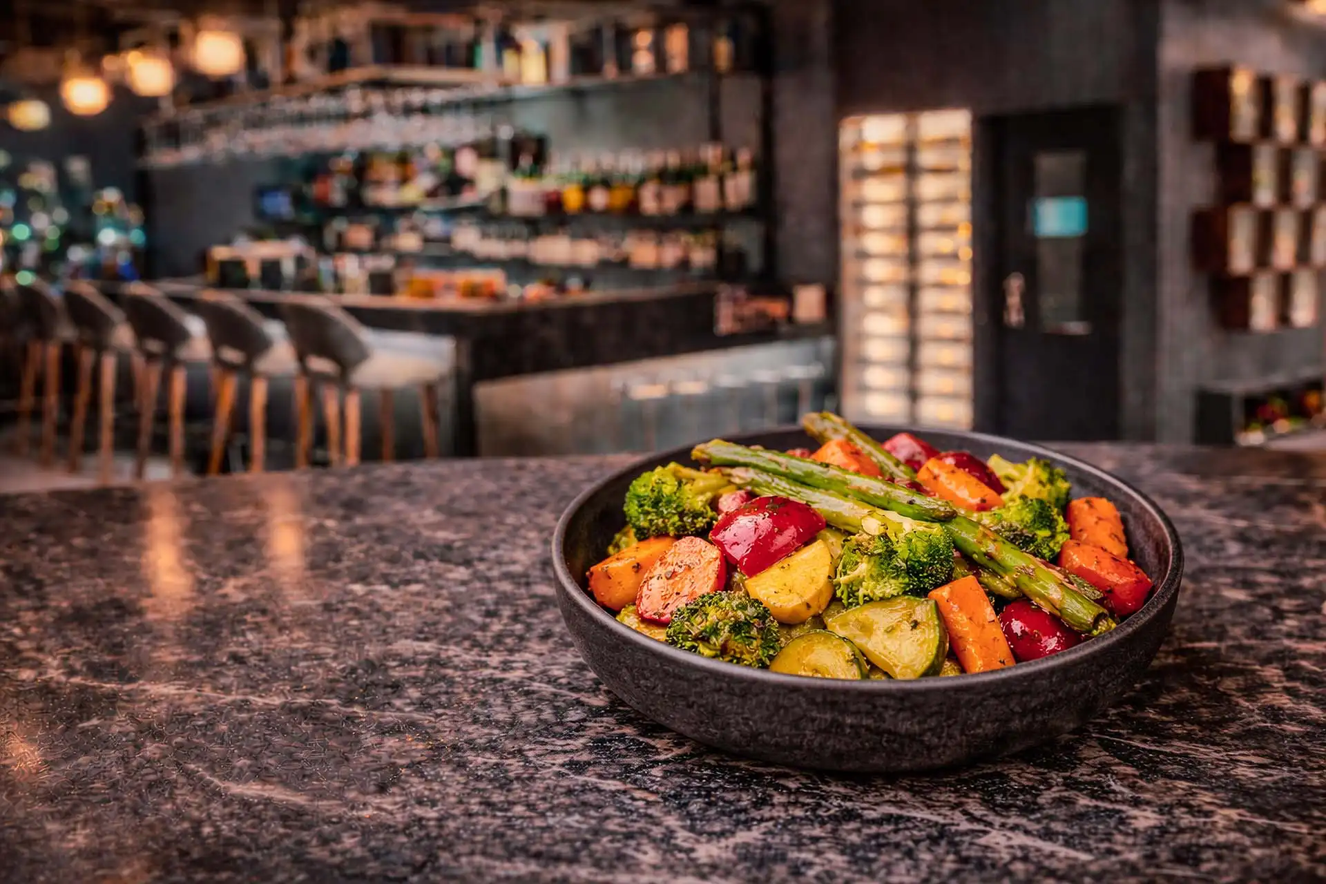 Quattro Lounge & Bar
