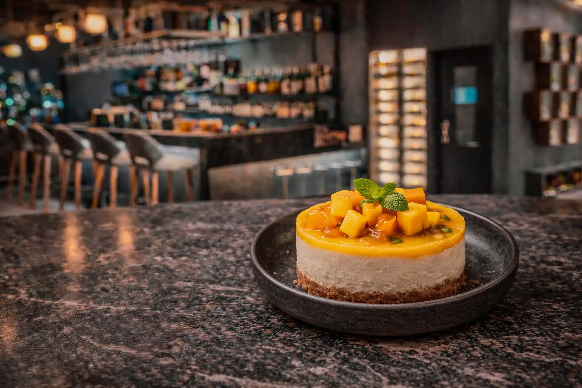 Quattro Lounge & Bar